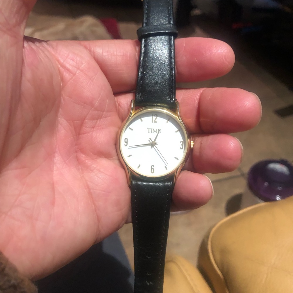 Time Watch Good Working Condition - image 3